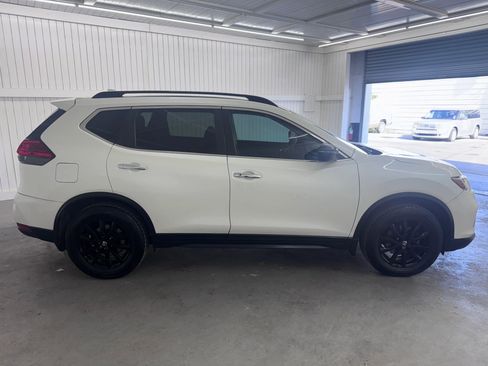 Used 2017 Nissan Rogue SV w/ Midnight Edition Package image 4