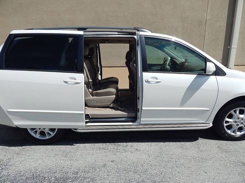 Used 2005 Toyota Sienna XLE Limited image 7