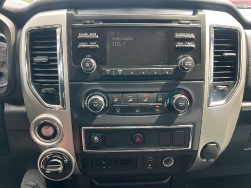 Used 2017 Nissan Titan SV image 31
