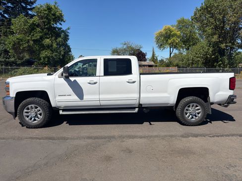 Used 2018 Chevrolet Silverado 3500 LT w/ LT Convenience Package AWD/4WD image 5