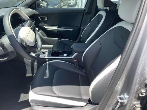 New 2026 Kia K4 GT-Line w/ GT-Line Sunroof Package FWD image 16