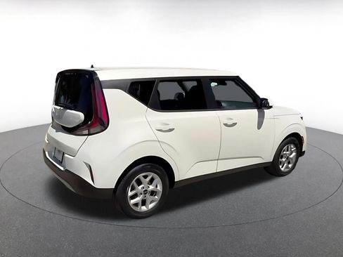 Used 2025 Kia Soul LX w/ LX Technology Package image 14