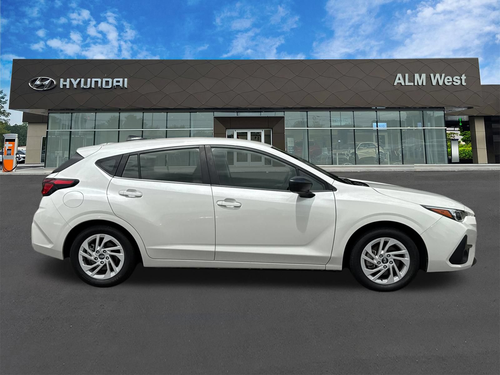 Used 2024 Subaru Impreza 2.0i AWD/4WD image 4