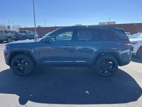 New 2026 Jeep Grand Cherokee Limited w/ Limited Altitude Package AWD/4WD image 10