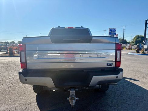 Used 2022 Ford F250 Platinum w/ FX4 Off-Road Package AWD/4WD image 4