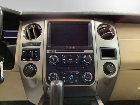 Used 2017 Ford Expedition EL XLT w/ Equipment Group 202A image 11