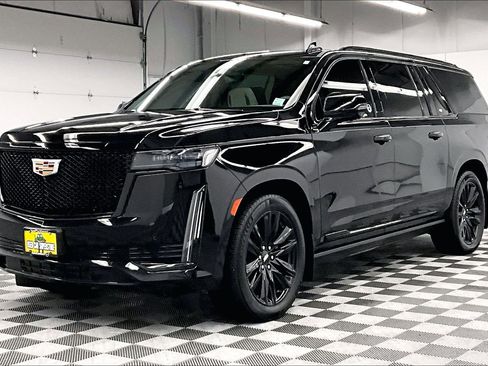 Used 2024 Cadillac Escalade ESV Sport Platinum AWD/4WD image 13