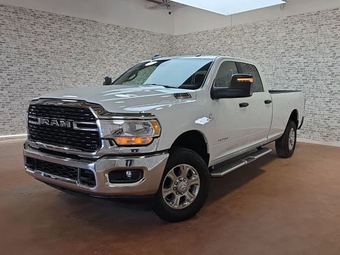 Used 2024 RAM 3500 Big Horn AWD/4WD image 3