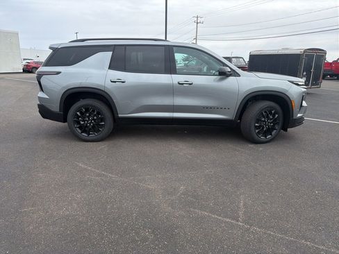 New 2026 Chevrolet Traverse LT w/ Midnight/Sport Edition AWD/4WD image 8