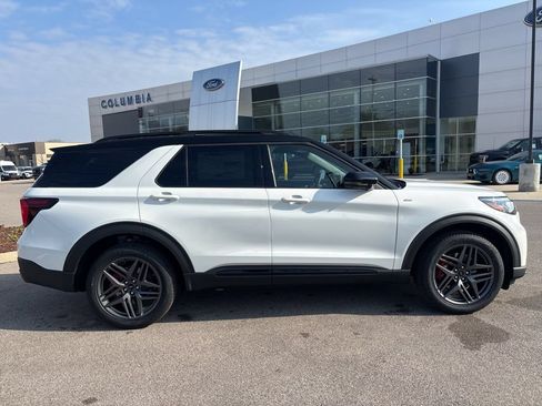 New 2026 Ford Explorer ST-Line w/ ST-Line Street Pack AWD/4WD image 11