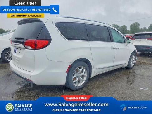 Used 2018 Chrysler Pacifica Touring-L w/ Tire & Wheel Group FWD image 4