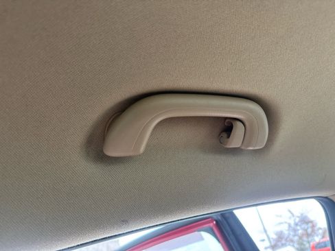 Used 2013 Hyundai Elantra GLS w/ Preferred Pkg image 38