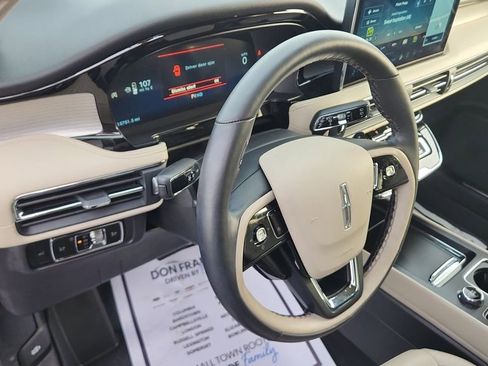 Used 2025 Lincoln Corsair FWD w/ Equipment Group 101A image 18