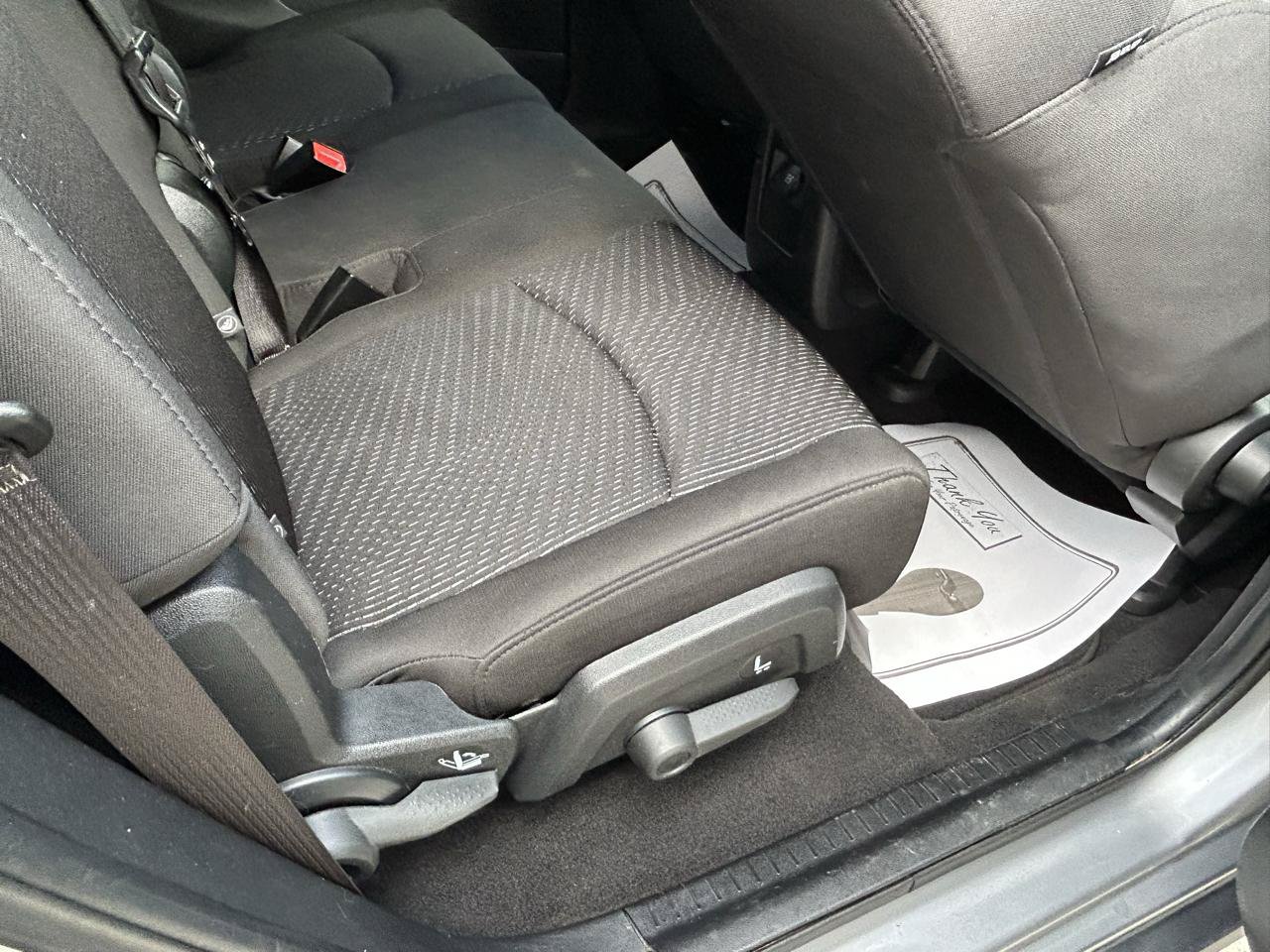 Used 2017 Dodge Journey SE w/ Flexible Seating Group FWD image 11