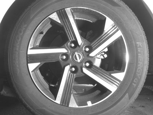 Used 2025 Nissan Sentra SV FWD image 14