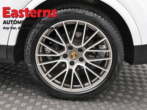 Used 2023 Porsche Cayenne Platinum Edition AWD/4WD image 40