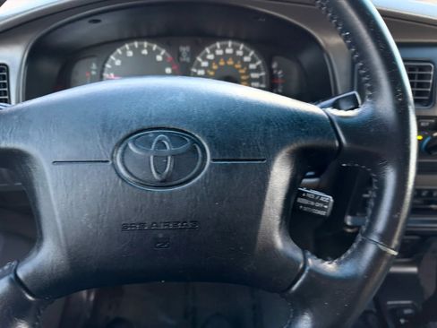 Used 2002 Toyota 4Runner SR5 AWD/4WD image 26