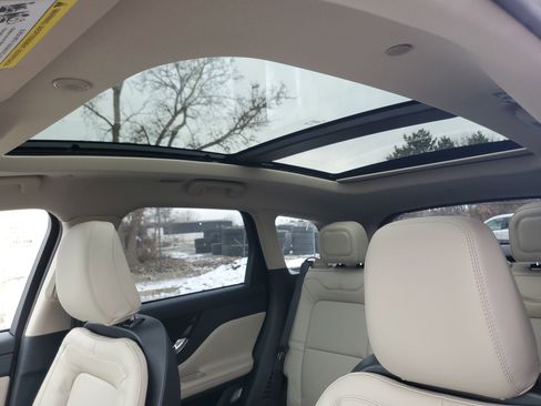 New 2026 Lincoln Corsair Premiere image 11