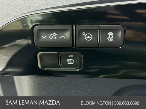 Used 2022 Toyota Prius LE FWD image 10