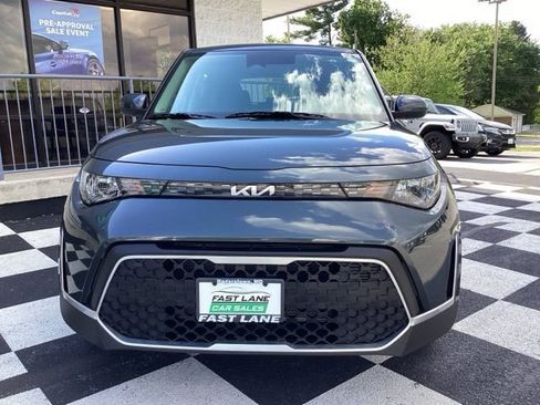 Used 2025 Kia Soul LX w/ LX Technology Package FWD image 3