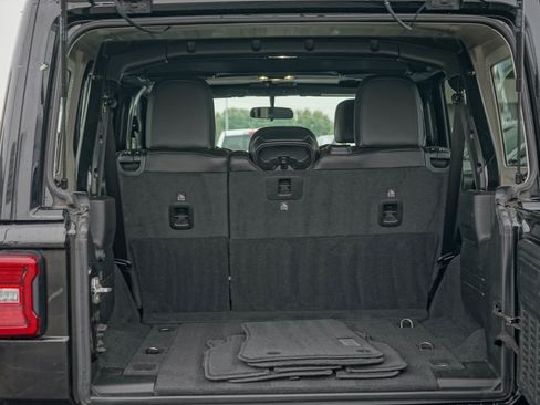 Used 2021 Jeep Wrangler Unlimited Sahara w/ LED Lighting Group image 9