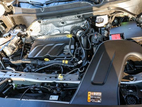 Used 2025 Chevrolet Trax RS image 39