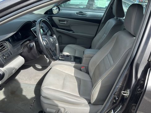 Used 2016 Toyota Camry XLE w/ Moonroof Package FWD image 12