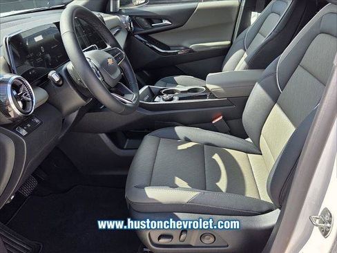 New 2026 Chevrolet Equinox LT w/ Convenience Package II image 17