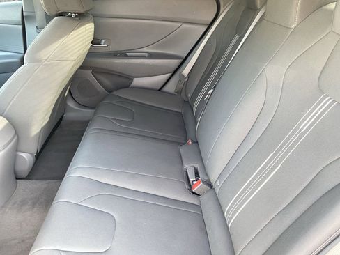 Used 2023 Hyundai Elantra Blue FWD image 14