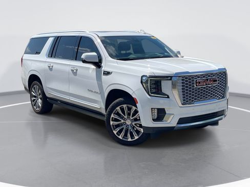 Used 2021 GMC Yukon XL Denali AWD/4WD image 2