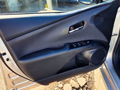 Used 2016 Toyota Prius Four Touring w/ Four Season Floor Mat Package FWD image 27