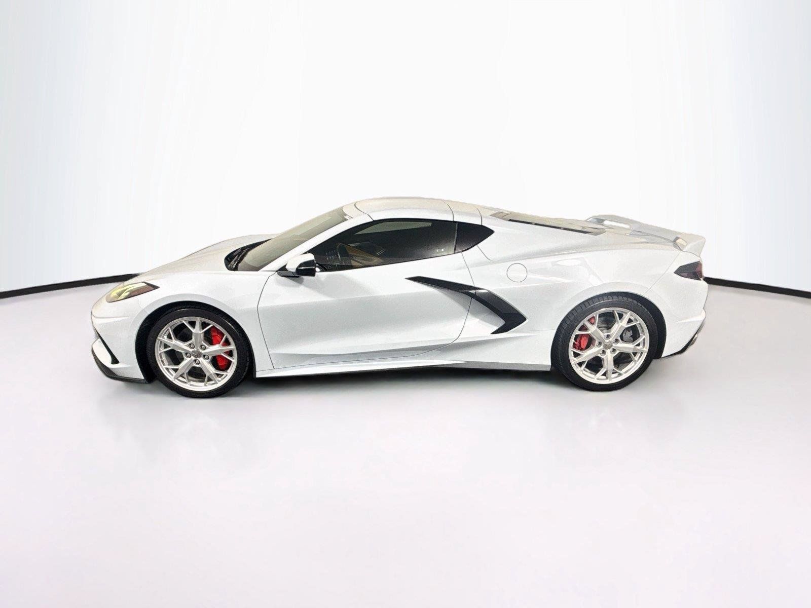 Used 2021 Chevrolet Corvette Stingray Preferred Cpe w/ Z51 Performance Package RWD image 2