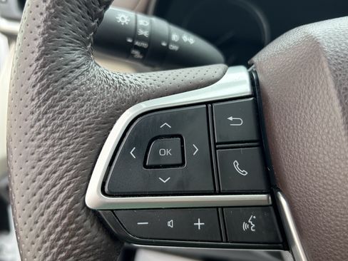 Certified 2023 Toyota Sienna Platinum AWD/4WD image 26