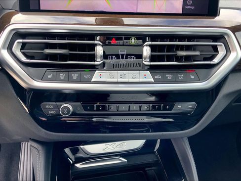 Used 2024 BMW X4 xDrive30i image 34