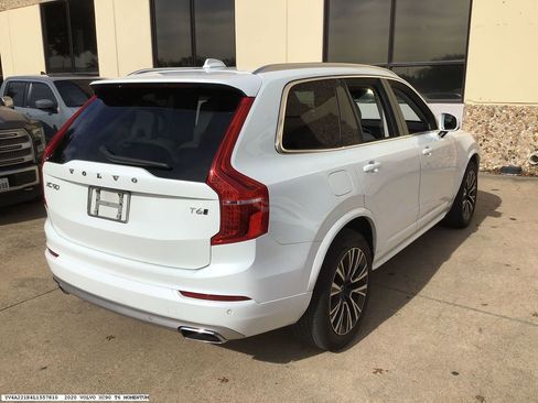 Used 2020 Volvo XC90 T6 Momentum image 5