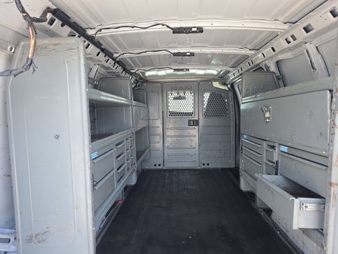 Used 2020 Chevrolet Express 2500 w/ Communications Package RWD image 12