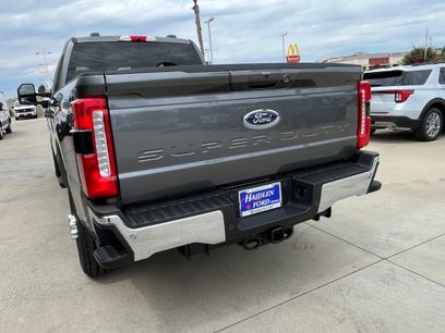 New 2026 Ford F350 Lariat w/ FX4 Off-Road Package