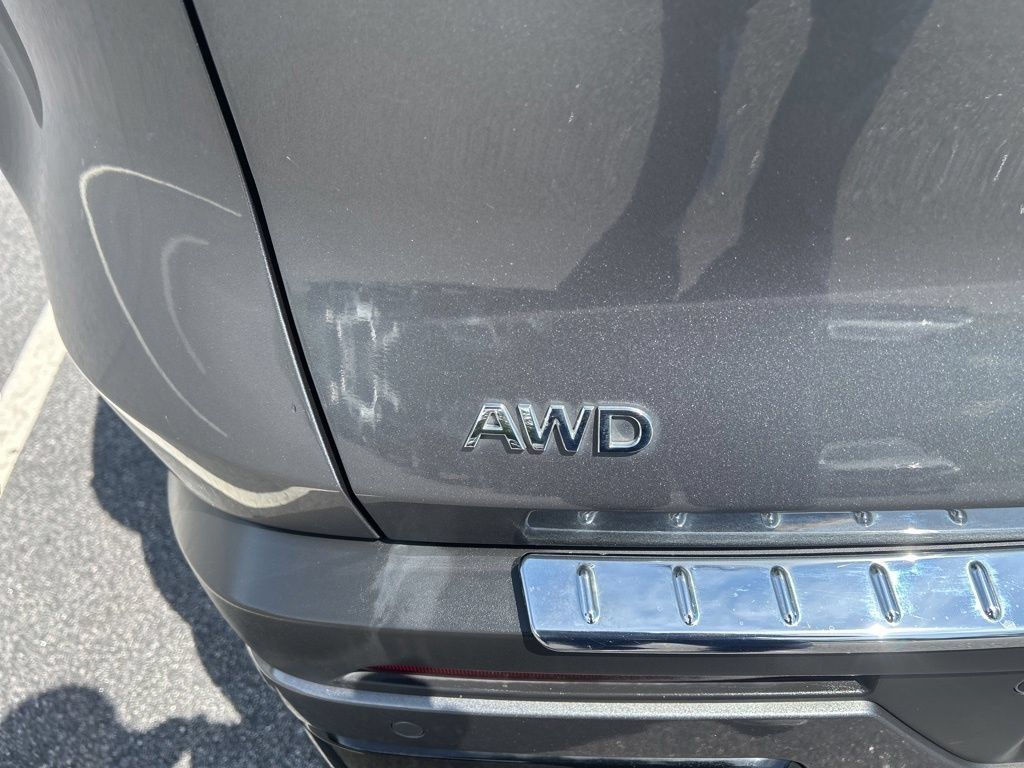 Used 2023 INFINITI QX60 Luxe w/ Cargo Package AWD/4WD image 11
