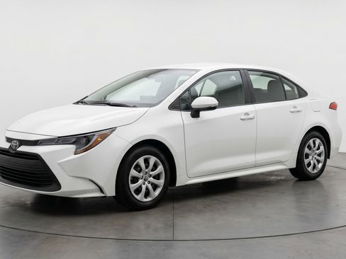 Used 2025 Toyota Corolla LE FWD image 3