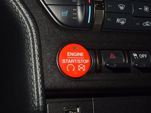 Used 2017 Ford Mustang Shelby GT350 RWD image 36