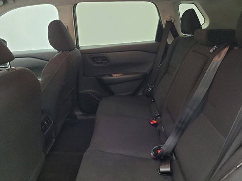 Used 2024 Nissan Rogue S AWD/4WD image 18