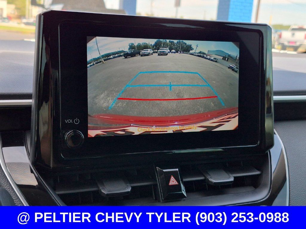 Used 2025 Toyota Corolla LE FWD image 21