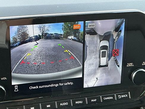 Used 2023 Nissan Pathfinder SL image 15