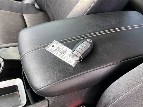 Used 2024 Nissan Altima 2.5 SV FWD image 9