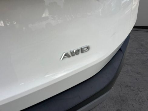 Used 2023 Nissan Rogue S AWD/4WD image 27