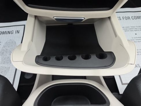 Certified 2023 Chrysler Pacifica Touring-L FWD image 36