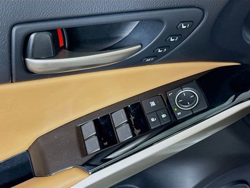 Used 2018 Lexus IS 300 AWD w/ Comfort Package image 14