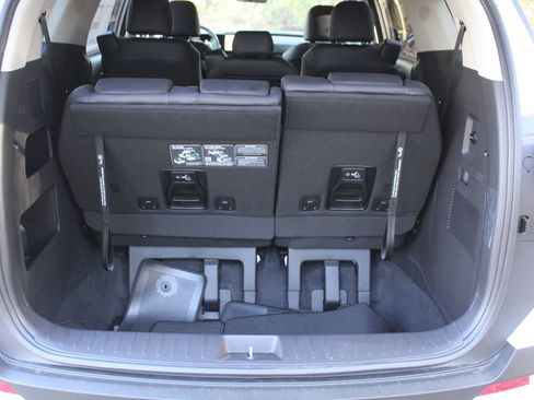 New 2026 Kia Carnival FWD image 14