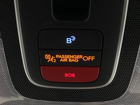 Certified 2025 Hyundai Elantra SEL FWD image 28