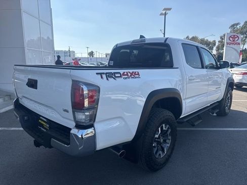 Certified 2023 Toyota Tacoma TRD Off-Road AWD/4WD image 9